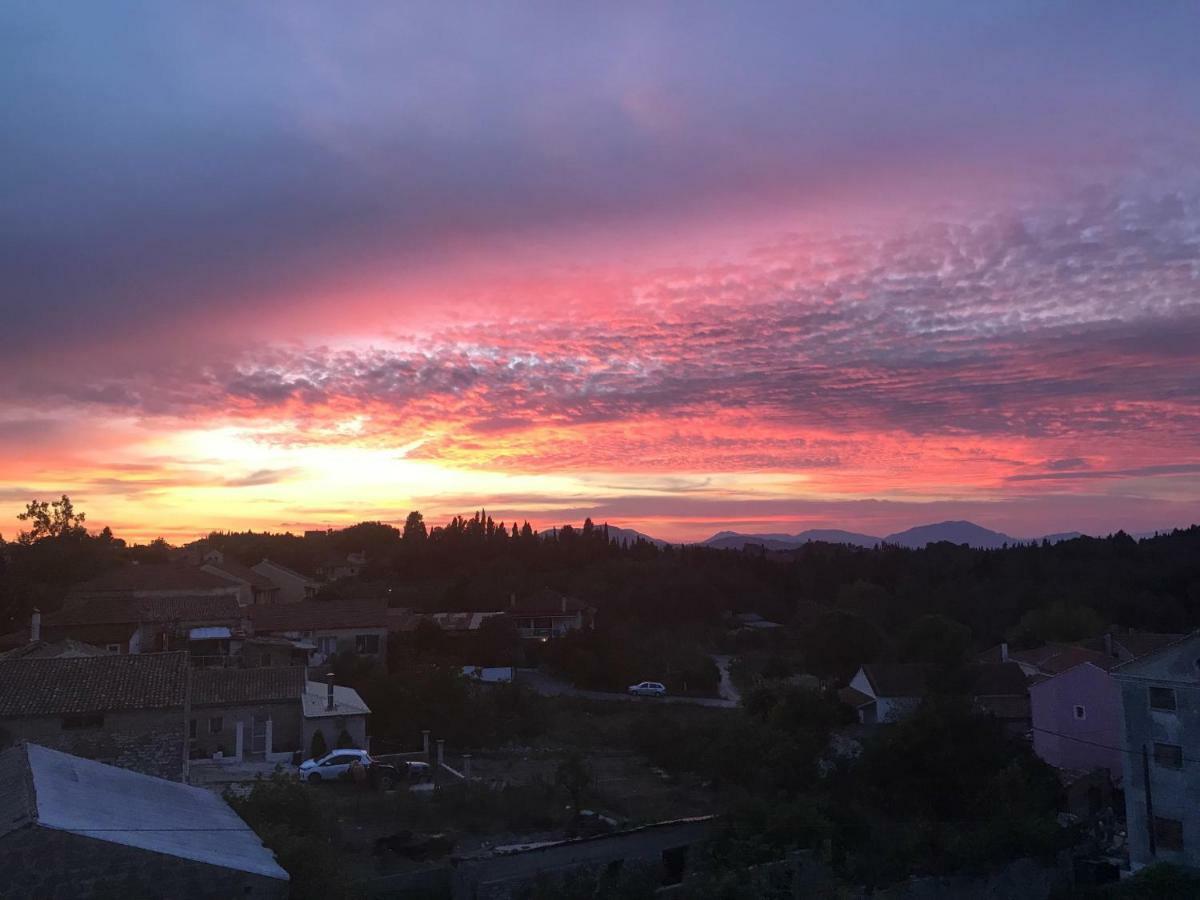 Modern Flat With Beautiful Views In South Of Corfu Lägenhet Lefkimmi  Exteriör bild